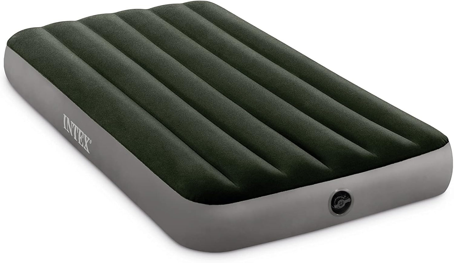 Pneumatic bed, inflatable bed with integrated pump, mattress