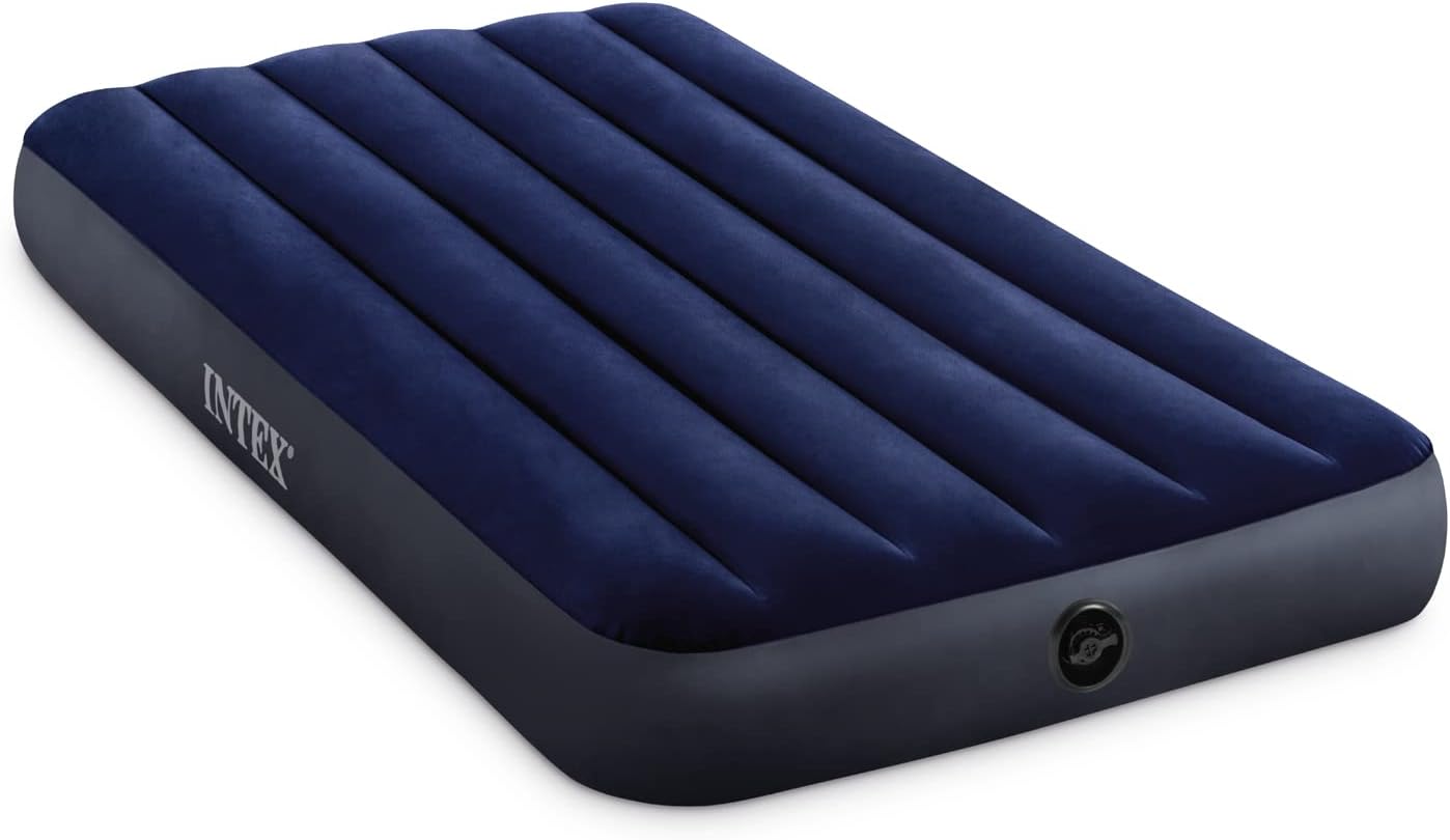 Pneumatic bed, inflatable bed with integrated pump, mattress