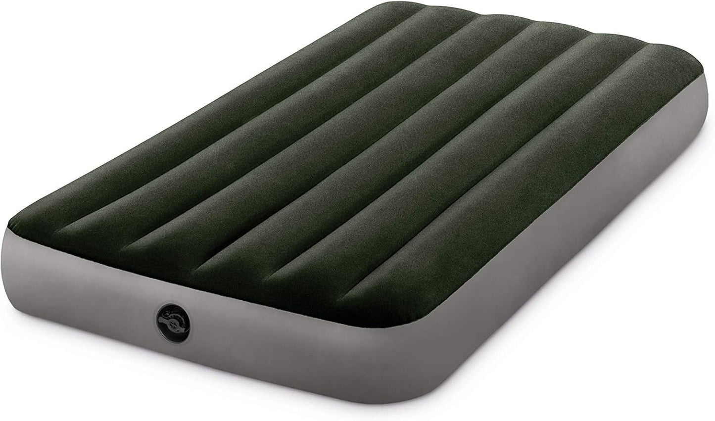 Pneumatic bed, inflatable bed with integrated pump, mattress