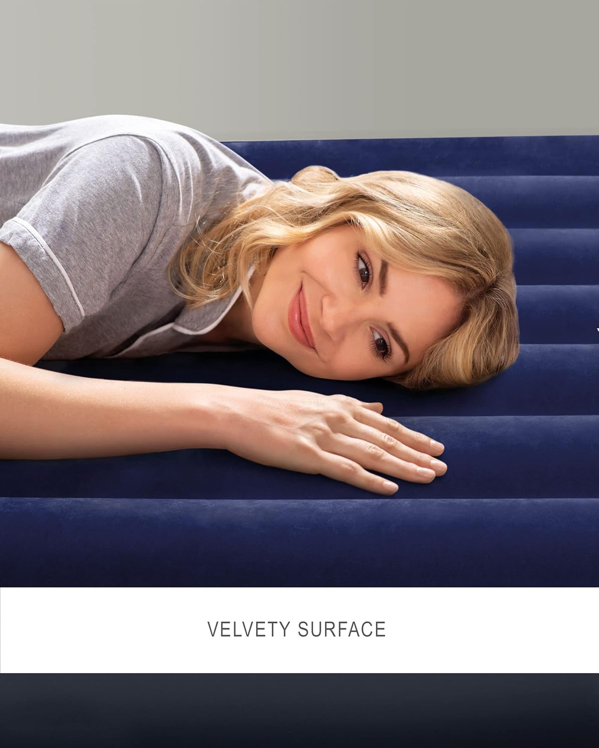 Pneumatic bed, inflatable bed with integrated pump, mattress